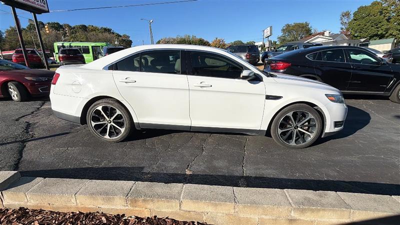 Ford Taurus SEL FWD 2016