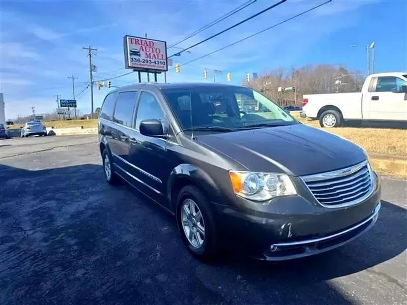 Chrysler Town & Country Touring 2012