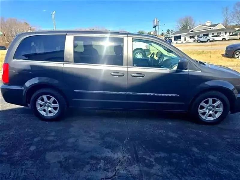 Chrysler Town & Country Touring 2012