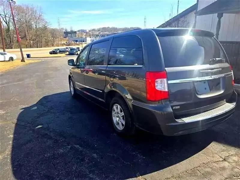 Chrysler Town & Country Touring 2012