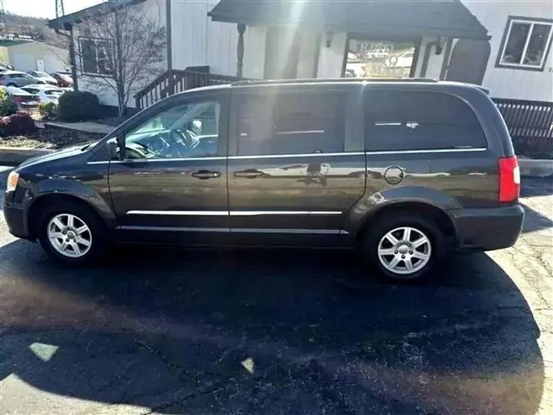 Chrysler Town & Country Touring 2012