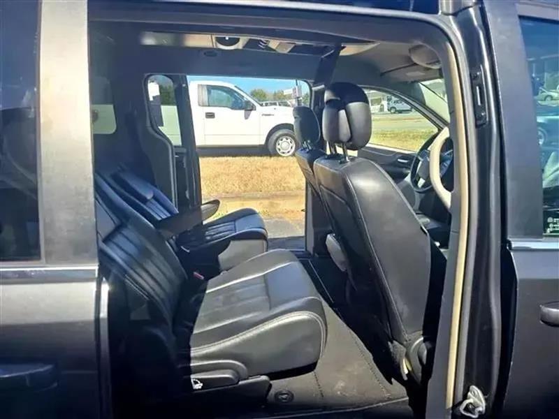 Chrysler Town & Country Touring 2012