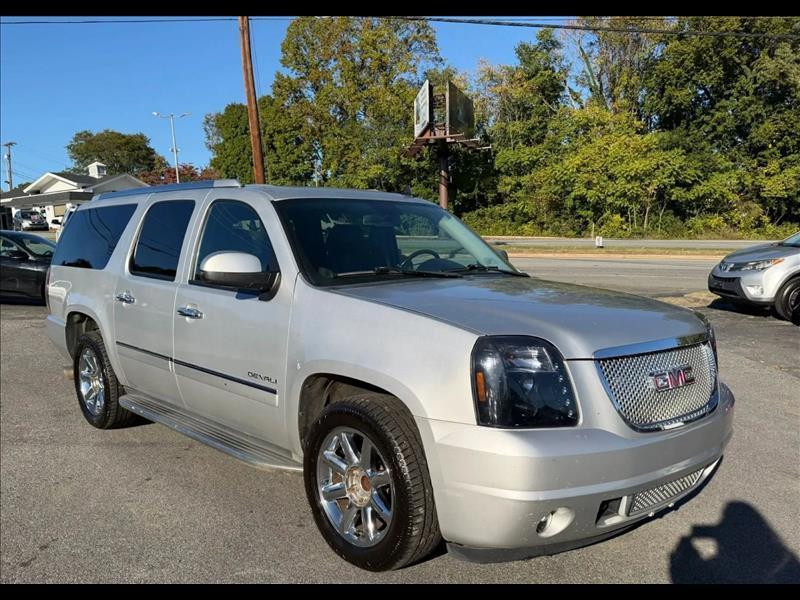 GMC Yukon Denali XL 2WD 2011