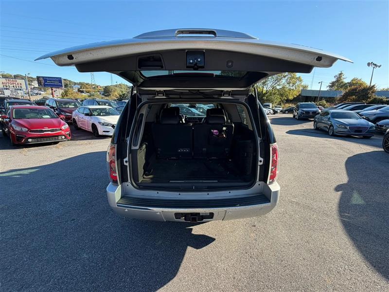 GMC Yukon Denali XL 2WD 2011