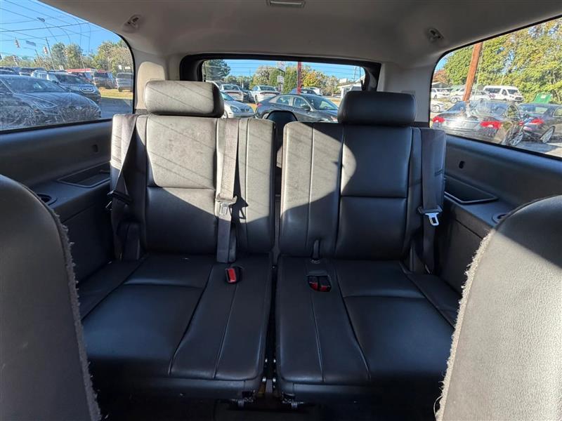 GMC Yukon Denali XL 2WD 2011