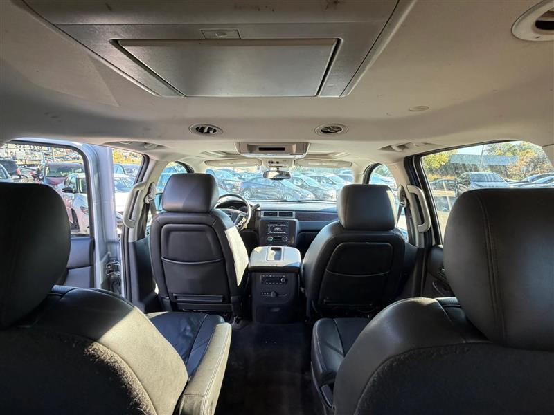 GMC Yukon Denali XL 2WD 2011