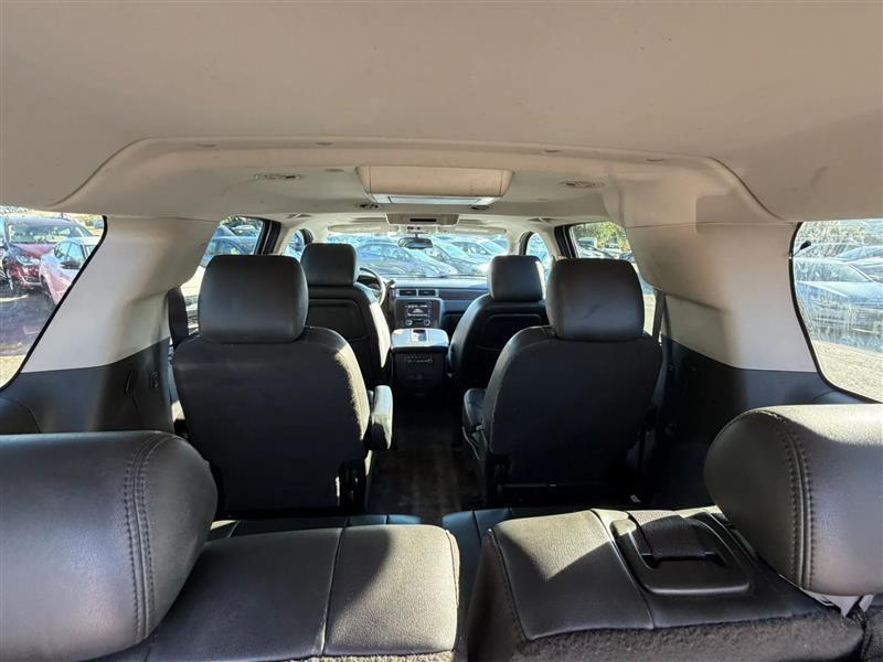 GMC Yukon Denali XL 2WD 2011