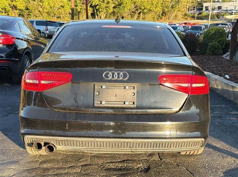 Audi A4 2.0T Sedan quattro Tiptronic 2015
