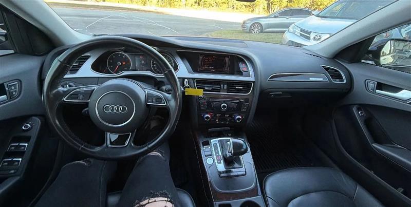 Audi A4 2.0T Sedan quattro Tiptronic 2015