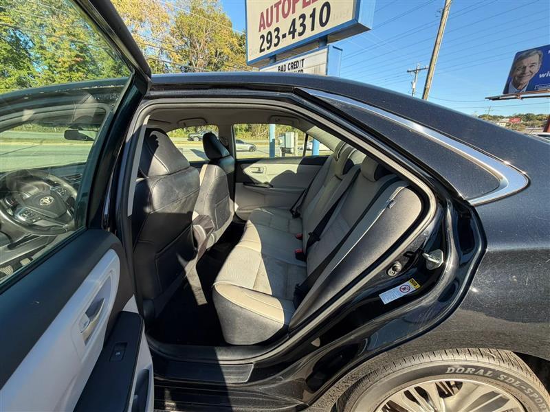 Toyota Camry SE 2017