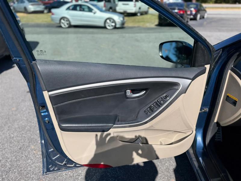 Hyundai Elantra GT A/T 2013