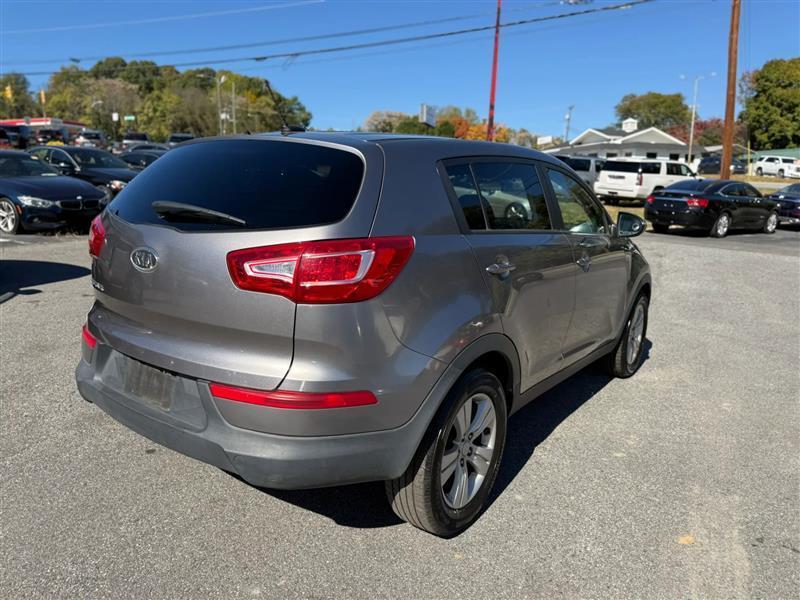 Kia Sportage LX FWD 2012