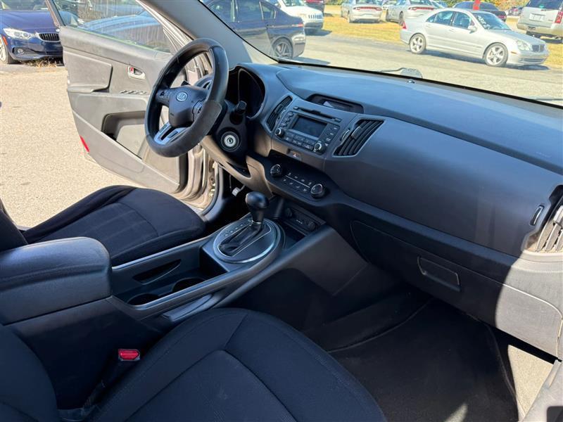 Kia Sportage LX FWD 2012