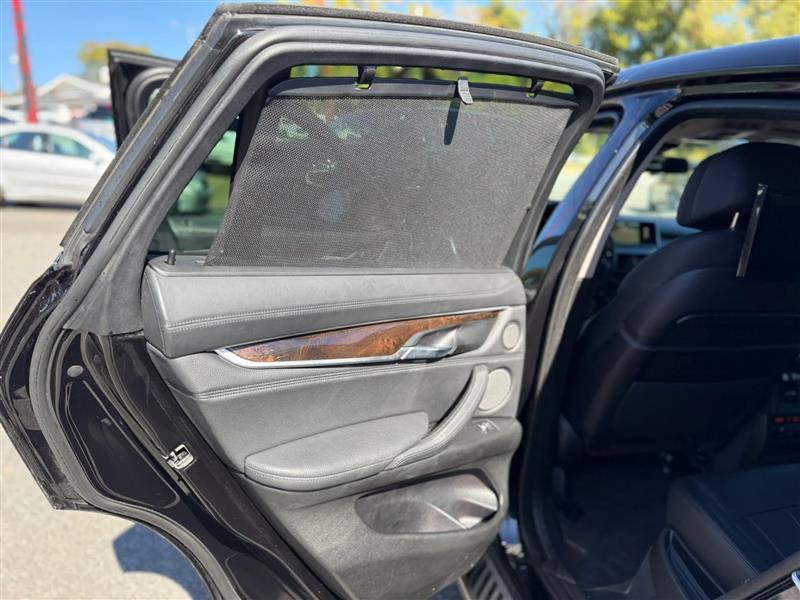 BMW X6 xDrive50i 2016
