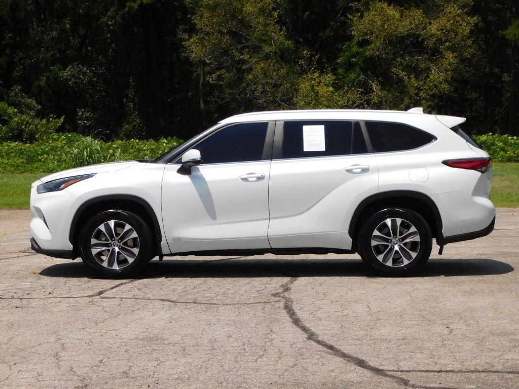 Toyota Highlander Hybrid XLE AWD 2023
