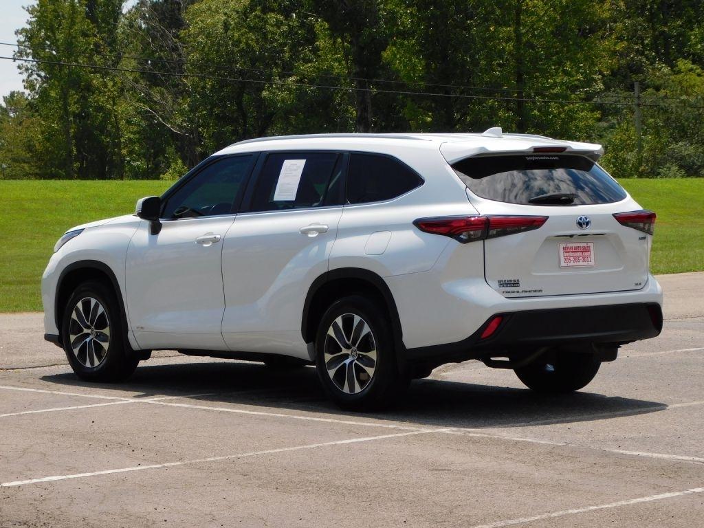 Toyota Highlander Hybrid XLE AWD 2023