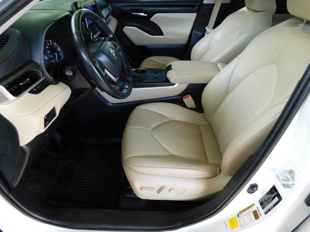 Toyota Highlander Hybrid XLE AWD 2023