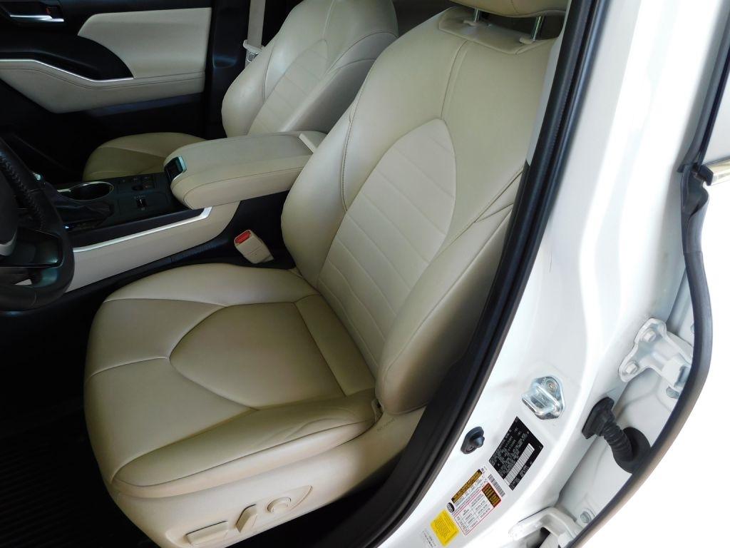Toyota Highlander Hybrid XLE AWD 2023