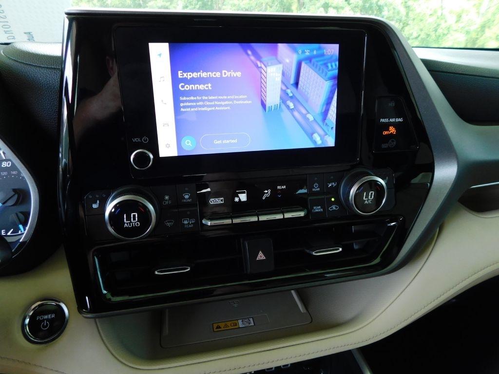 Toyota Highlander Hybrid XLE AWD 2023