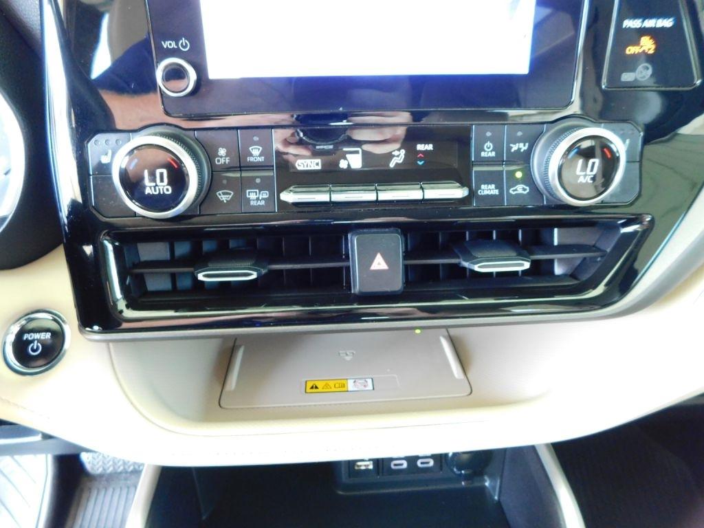Toyota Highlander Hybrid XLE AWD 2023