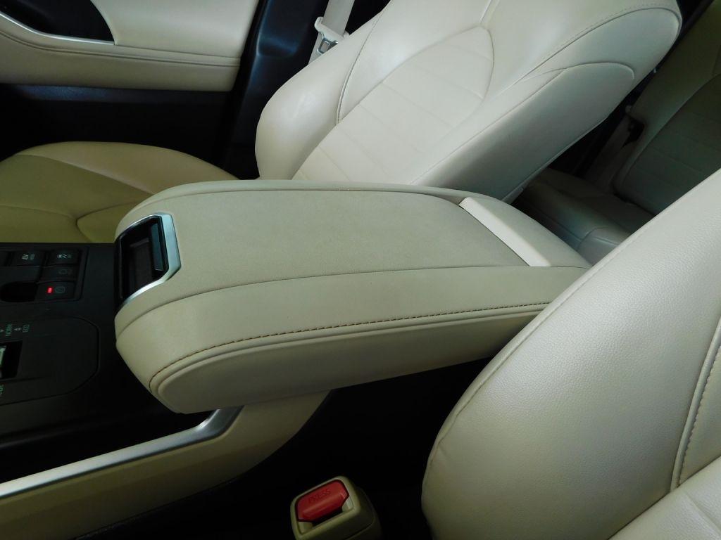 Toyota Highlander Hybrid XLE AWD 2023