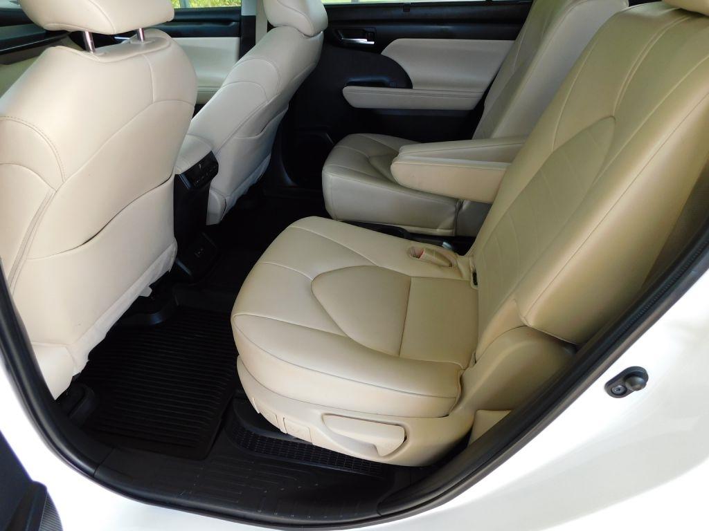 Toyota Highlander Hybrid XLE AWD 2023