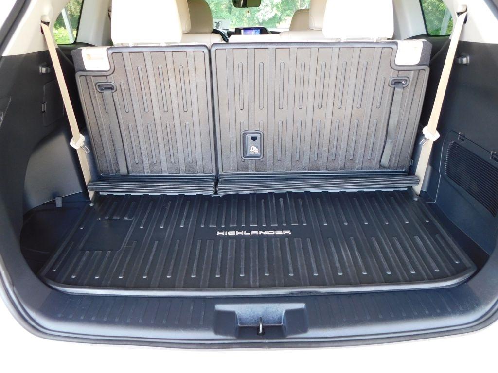 Toyota Highlander Hybrid XLE AWD 2023
