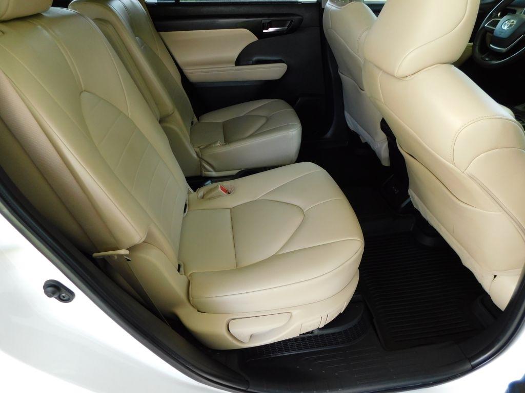 Toyota Highlander Hybrid XLE AWD 2023