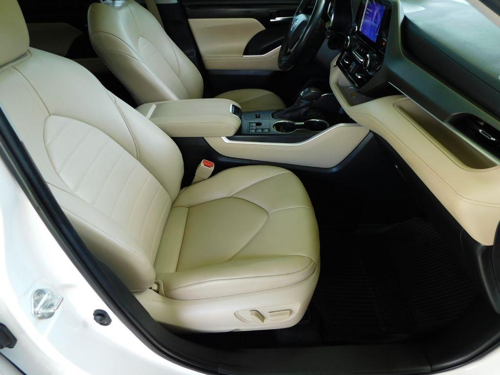 Toyota Highlander Hybrid XLE AWD 2023