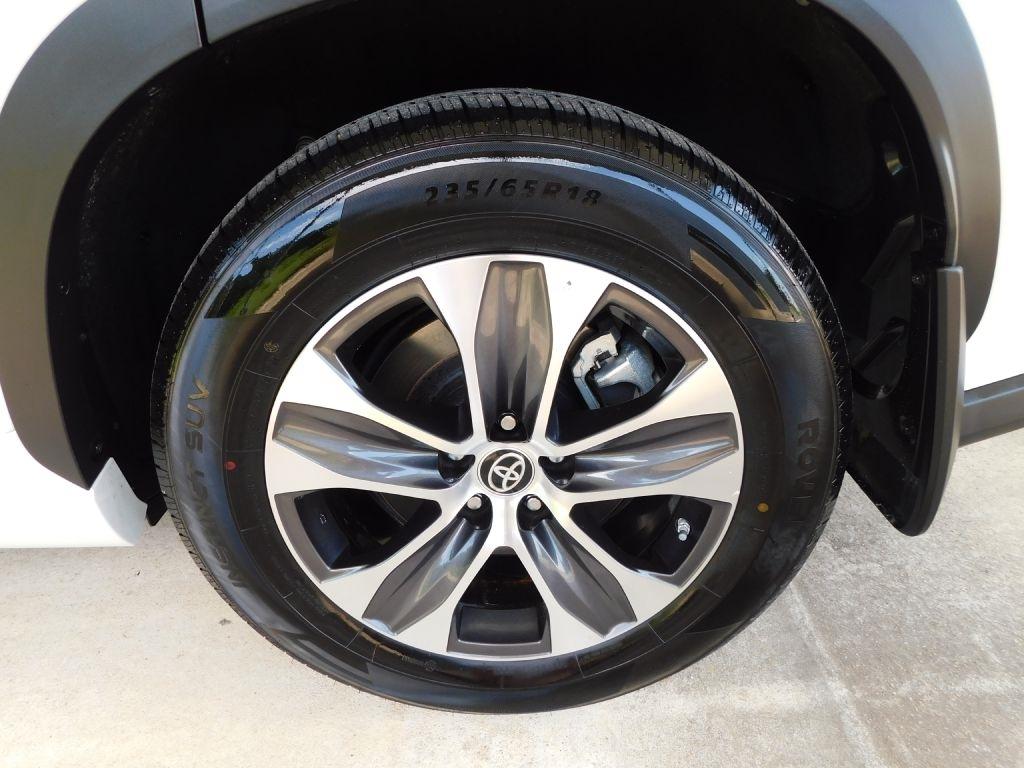 Toyota Highlander Hybrid XLE AWD 2023