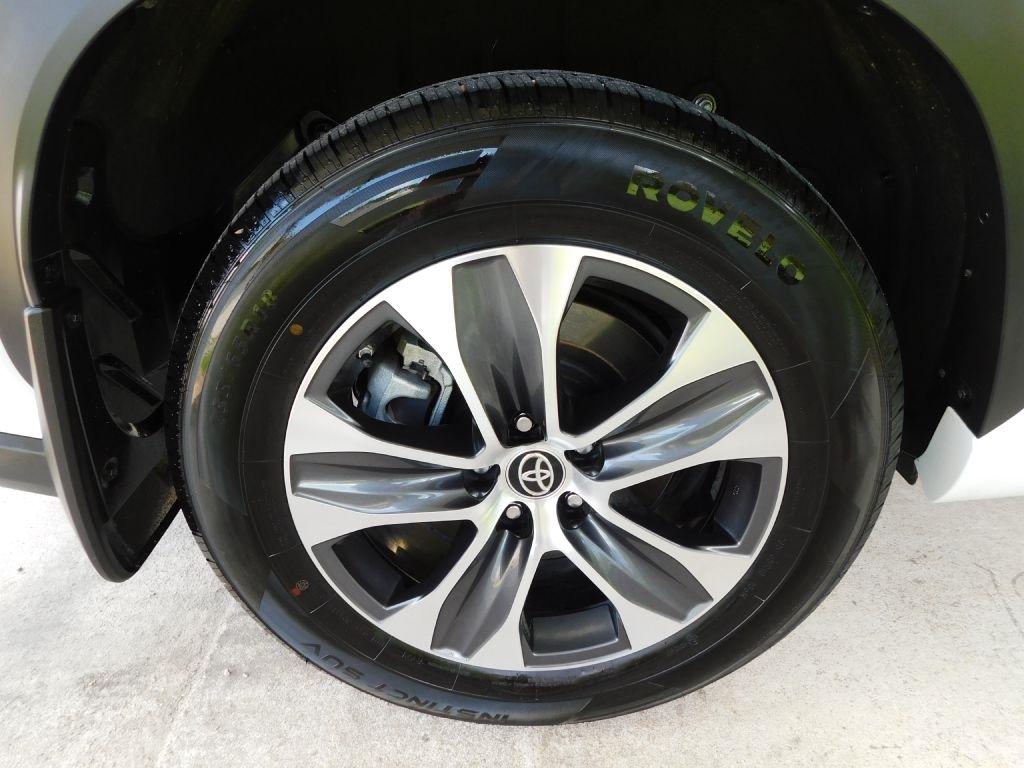 Toyota Highlander Hybrid XLE AWD 2023