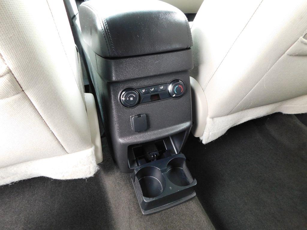 Ford Explorer Base 4WD 2015