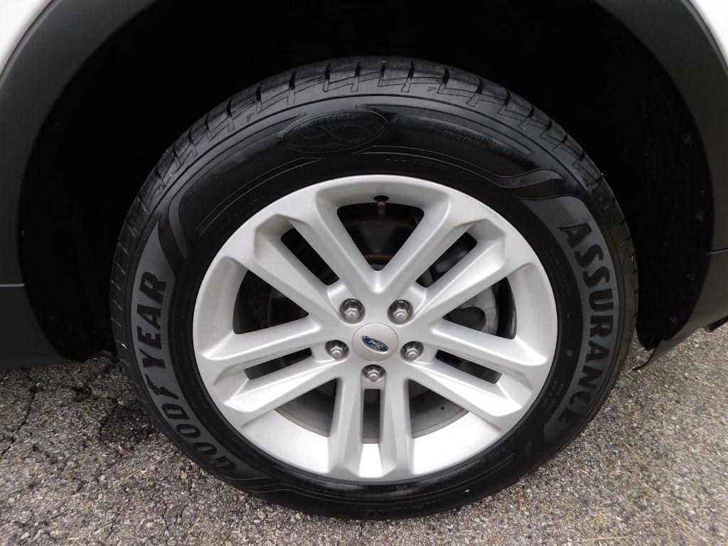 Ford Explorer Base 4WD 2015