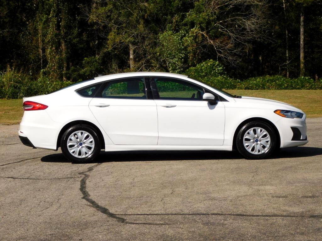 Ford Fusion S 2019