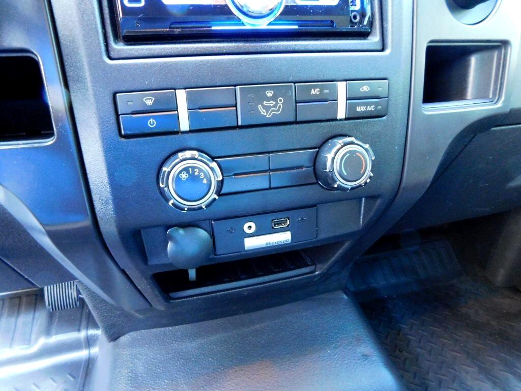 Ford F-150 XL SuperCrew 4WD 2013