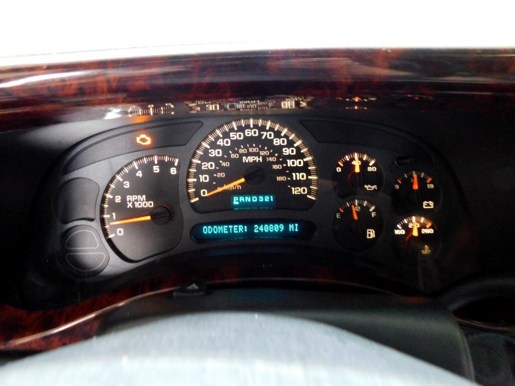 GMC Yukon SLT 4WD 2003