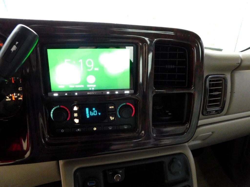 GMC Yukon SLT 4WD 2003