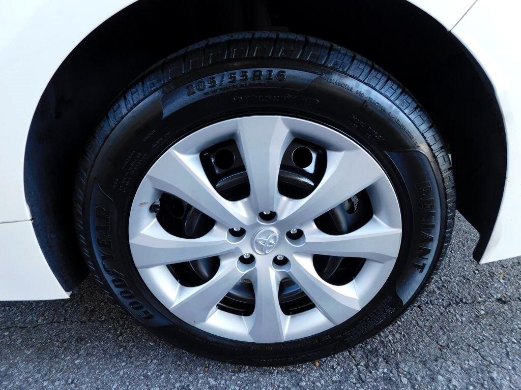 Toyota Corolla LE 2022