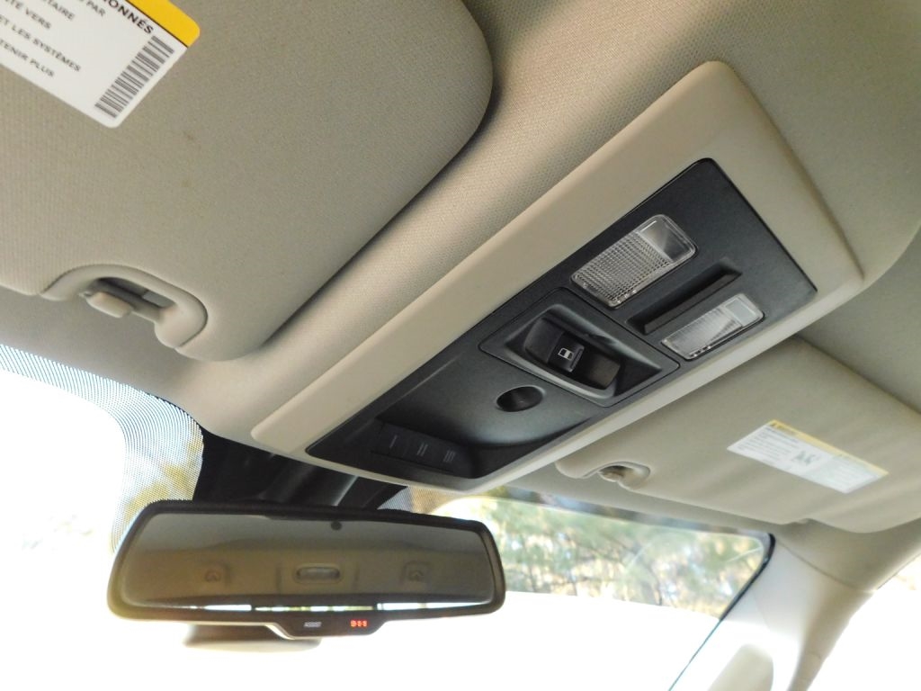 RAM 1500 SLT Crew Cab SWB 4WD 2016