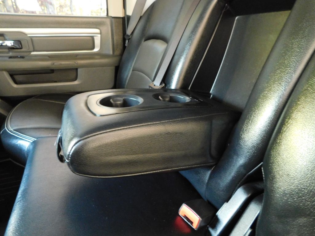 RAM 1500 SLT Crew Cab SWB 4WD 2016