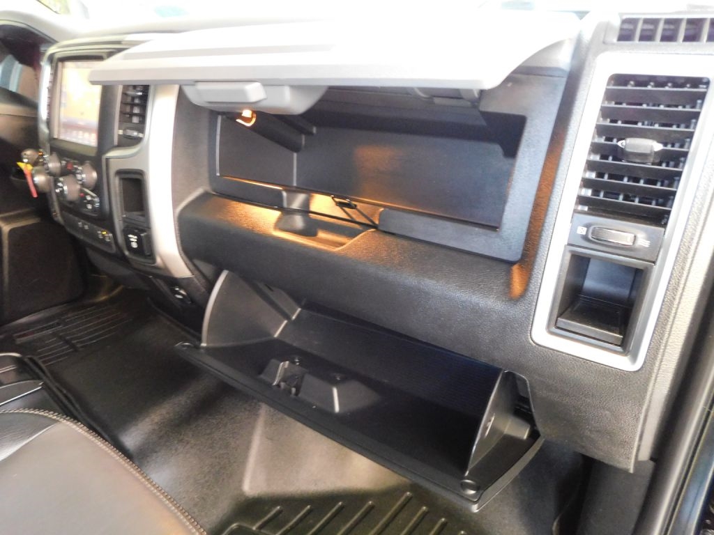 RAM 1500 SLT Crew Cab SWB 4WD 2016