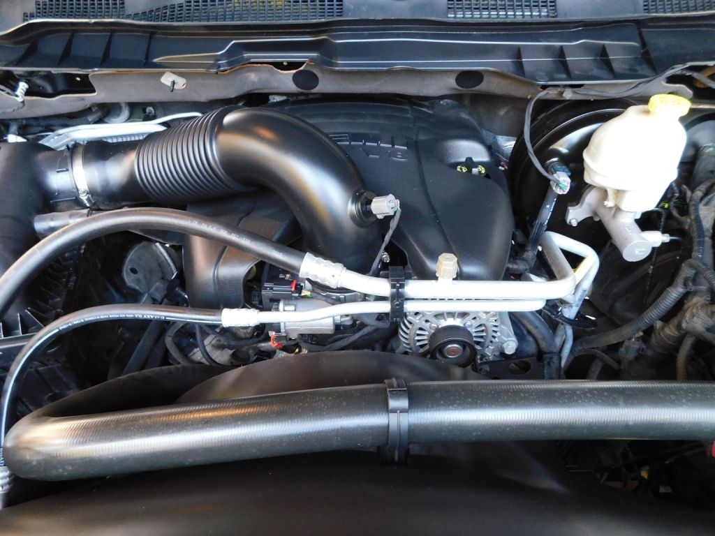 RAM 1500 SLT Crew Cab SWB 4WD 2016