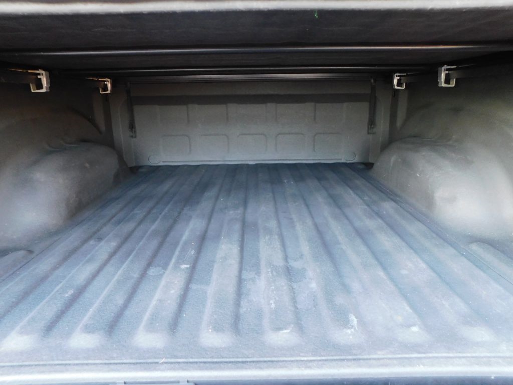 RAM 1500 SLT Crew Cab SWB 4WD 2016