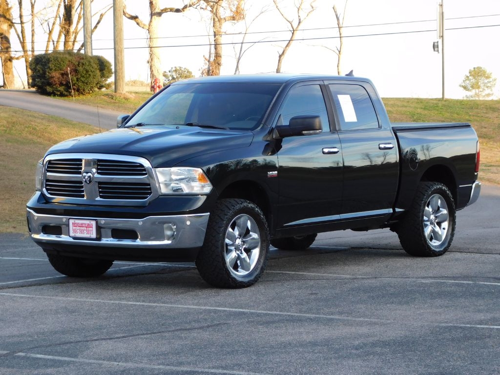 RAM 1500 SLT Crew Cab SWB 4WD 2016
