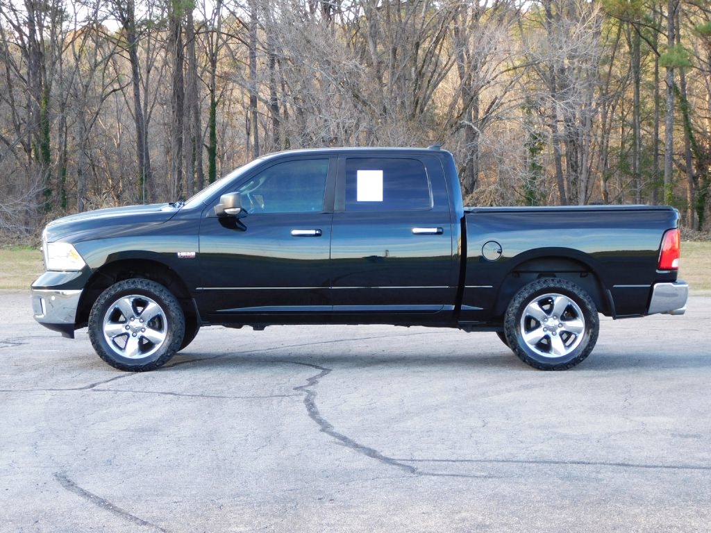 RAM 1500 SLT Crew Cab SWB 4WD 2016