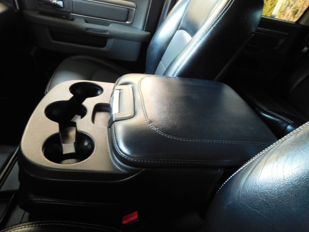 RAM 1500 SLT Crew Cab SWB 4WD 2016