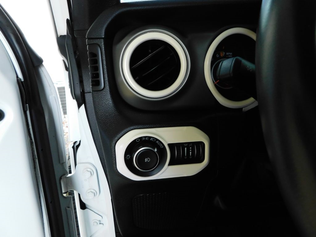 Jeep Wrangler Unlimited Sport 2018