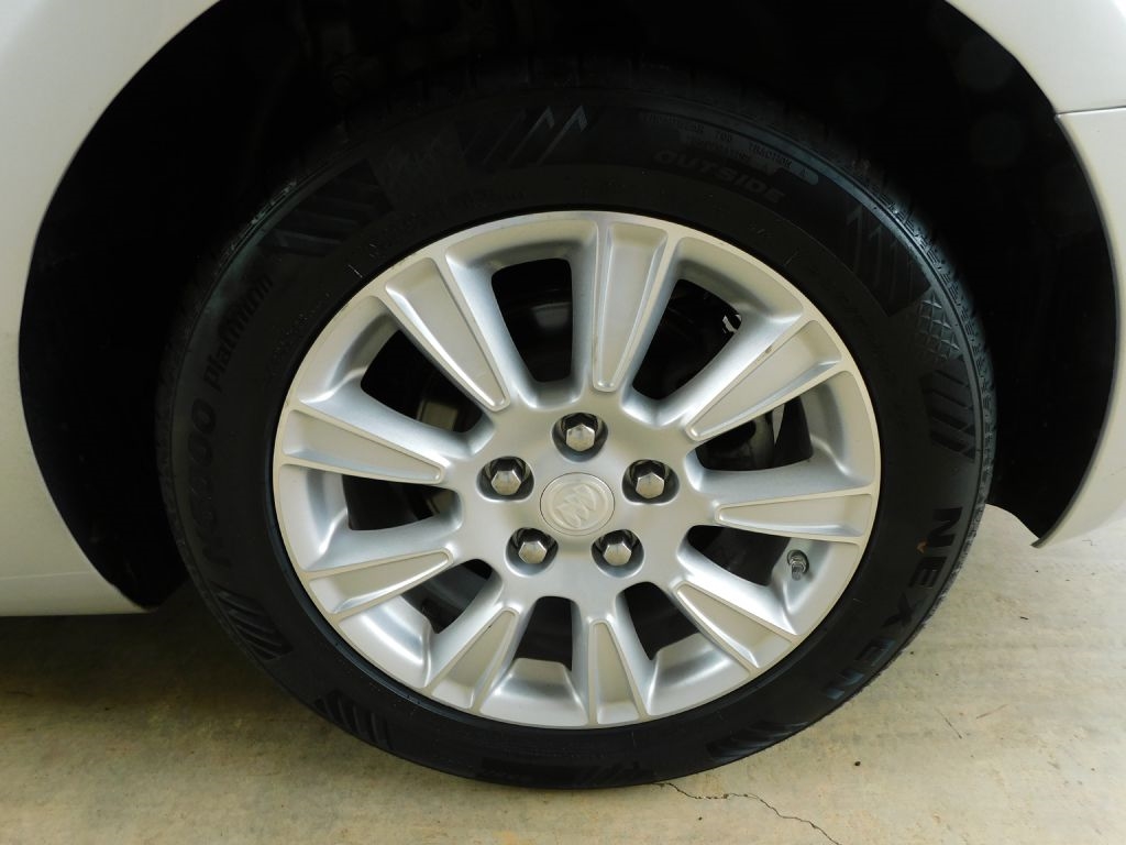 Buick LaCrosse Premium Package 1, w/Leather 2012