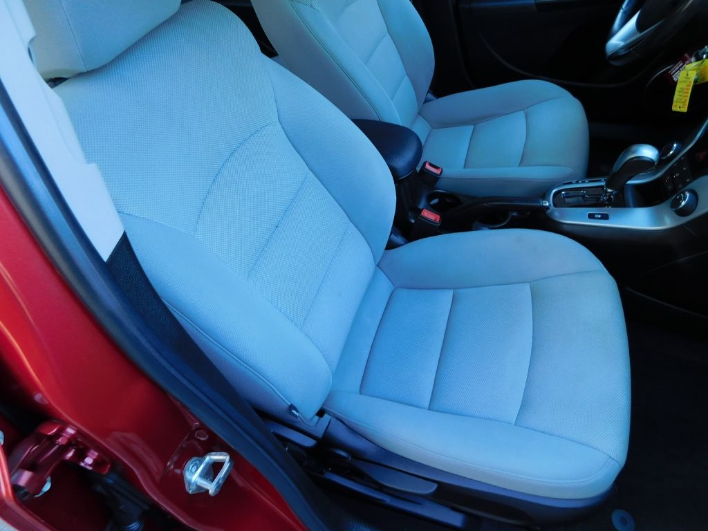 Chevrolet Cruze 1LT 2012