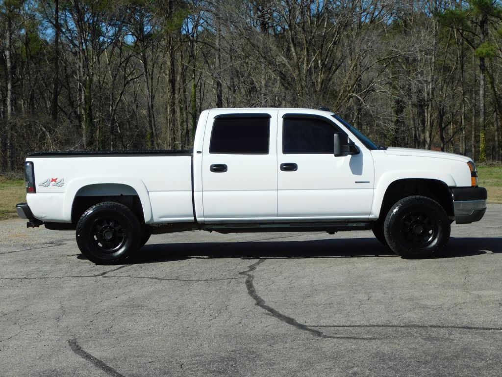 Chevrolet Silverado 2500HD LT Crew Cab Long Bed 4WD 2004